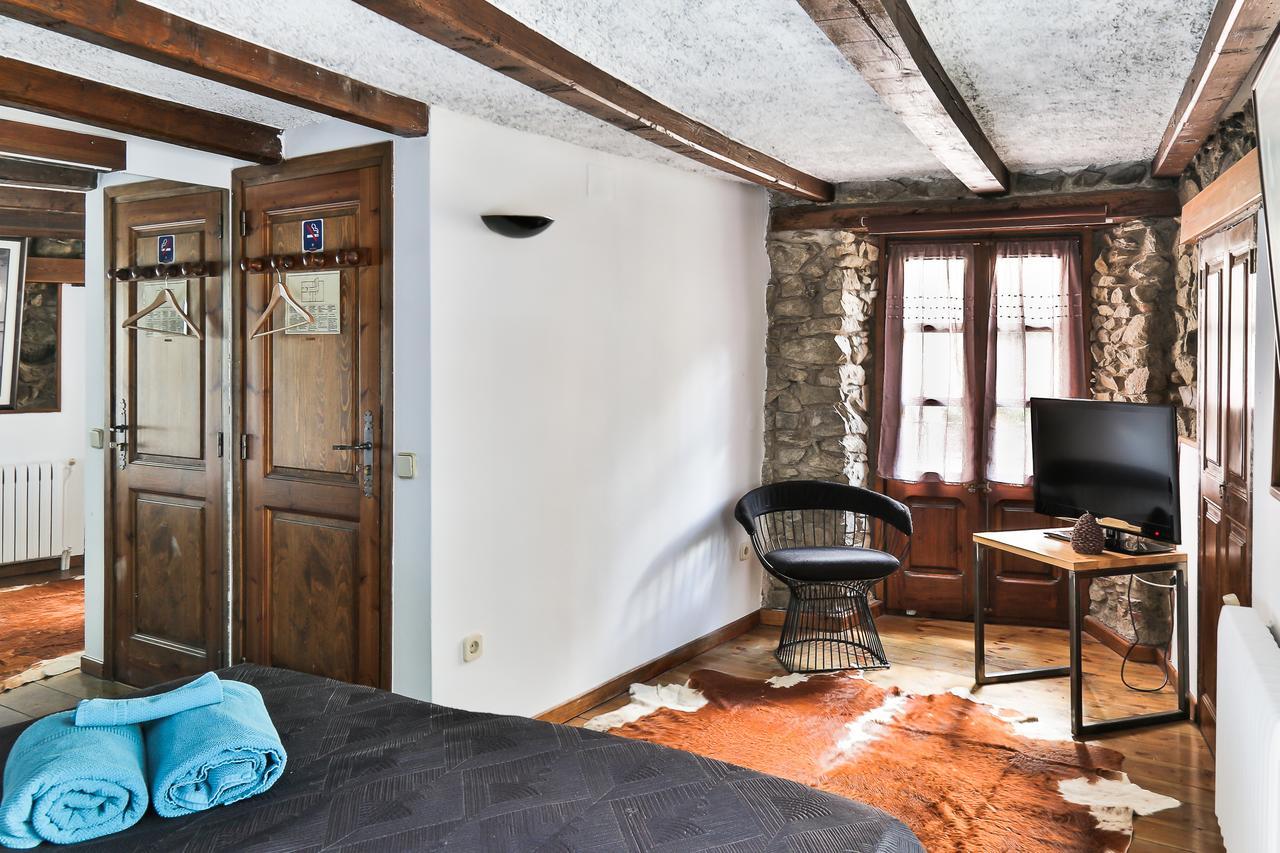 Hostal Cisco De Sans Andorra la Vella Exteriör bild